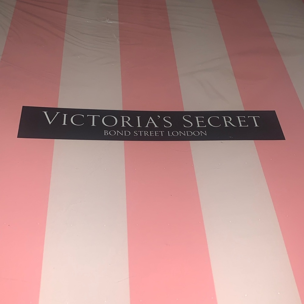 Brand new, never opened, original Deep box Victoria's Secret gift wrap kit